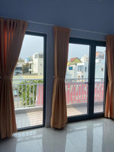 Màn cửa đi vải gấm ngang 2,2m x cao 2,5m (vàng)