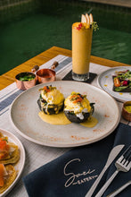 Khăn ăn Khaki 45x45cm thêu logo thương hiệu