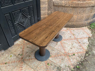 Bàn mặt gỗ sồi sơn Pu, chân gỗ kết hợp đế sắt