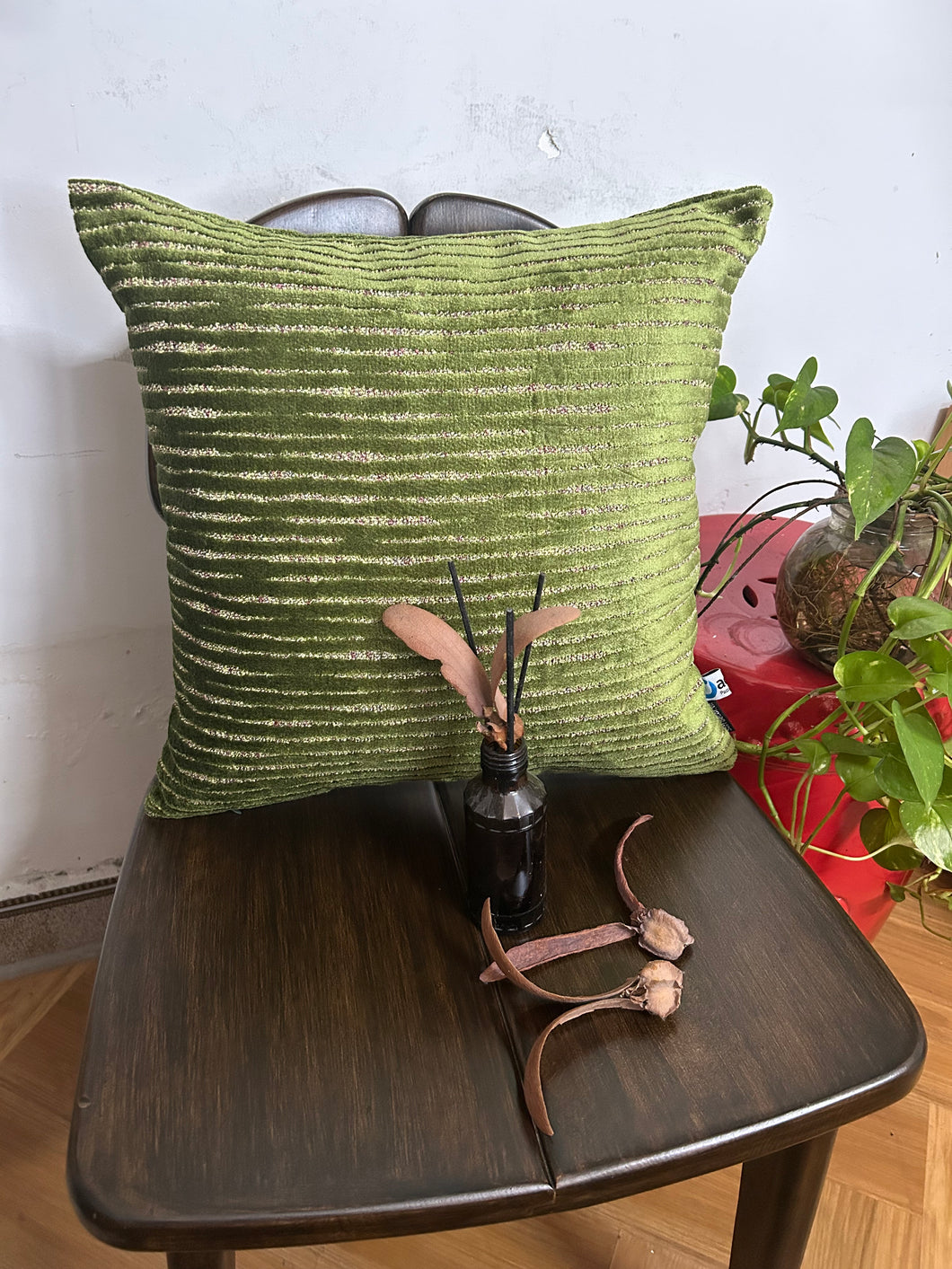 Gối Trang Trí Sofa 40 Mardi Gras Oasis