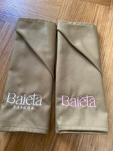 Khăn ăn Khaki 45x45cm thêu logo thương hiệu